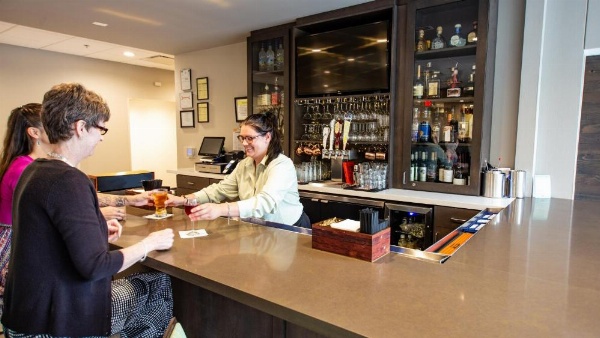 Holiday Inn Knoxville N - Merchant Drive image 10