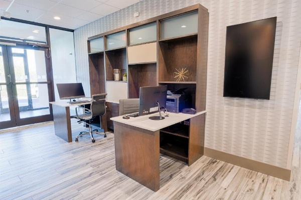 Holiday Inn Knoxville N - Merchant Drive image 13