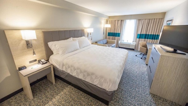 Holiday Inn Knoxville N - Merchant Drive image 29